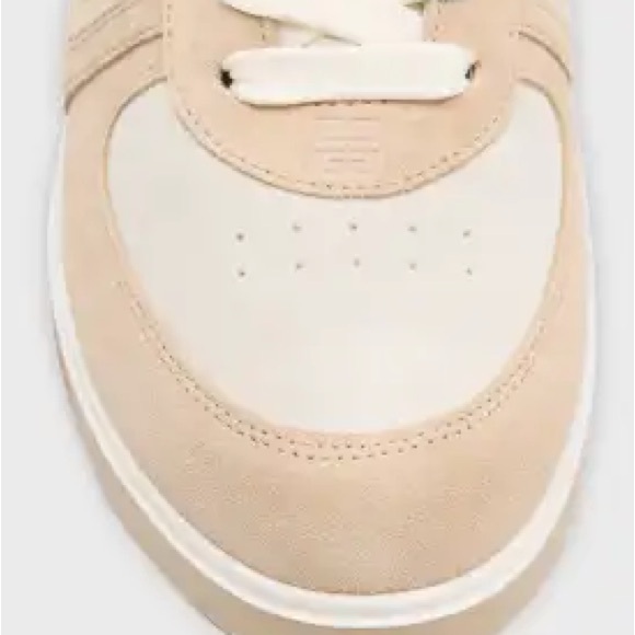 Givenchy G4 Mixed Leather Low-Top Sneakers- Brand New in Box - Picture 5 of 16